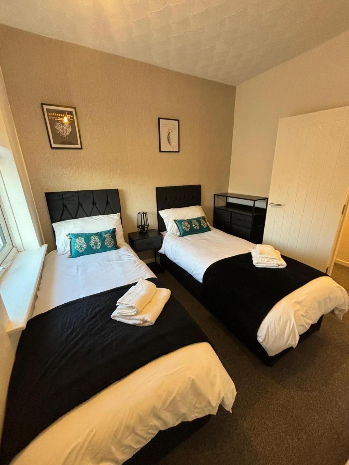 Stunning House - Sleeps 7 - 5 Mins Walk To High Street - Parking - Wifi Holiday home Lincoln